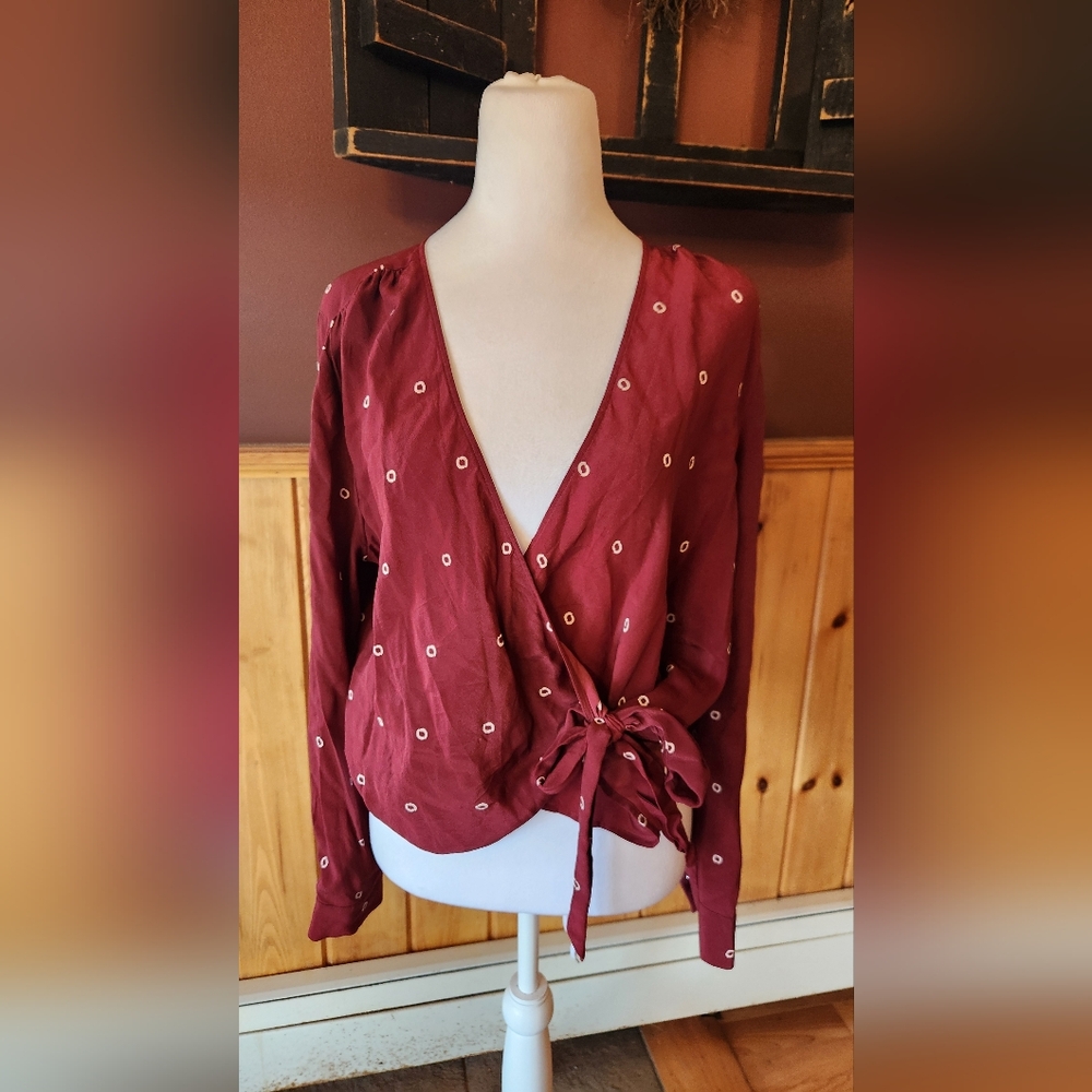 J.Crew Tie Front 100% Silk Top in Burgundy Dot Size Large - Picture 2 of 9